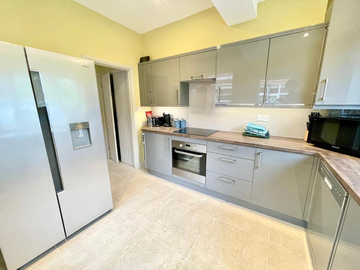 Central Townhouse With Free Off Road Parking And Garden 约克 外观 照片